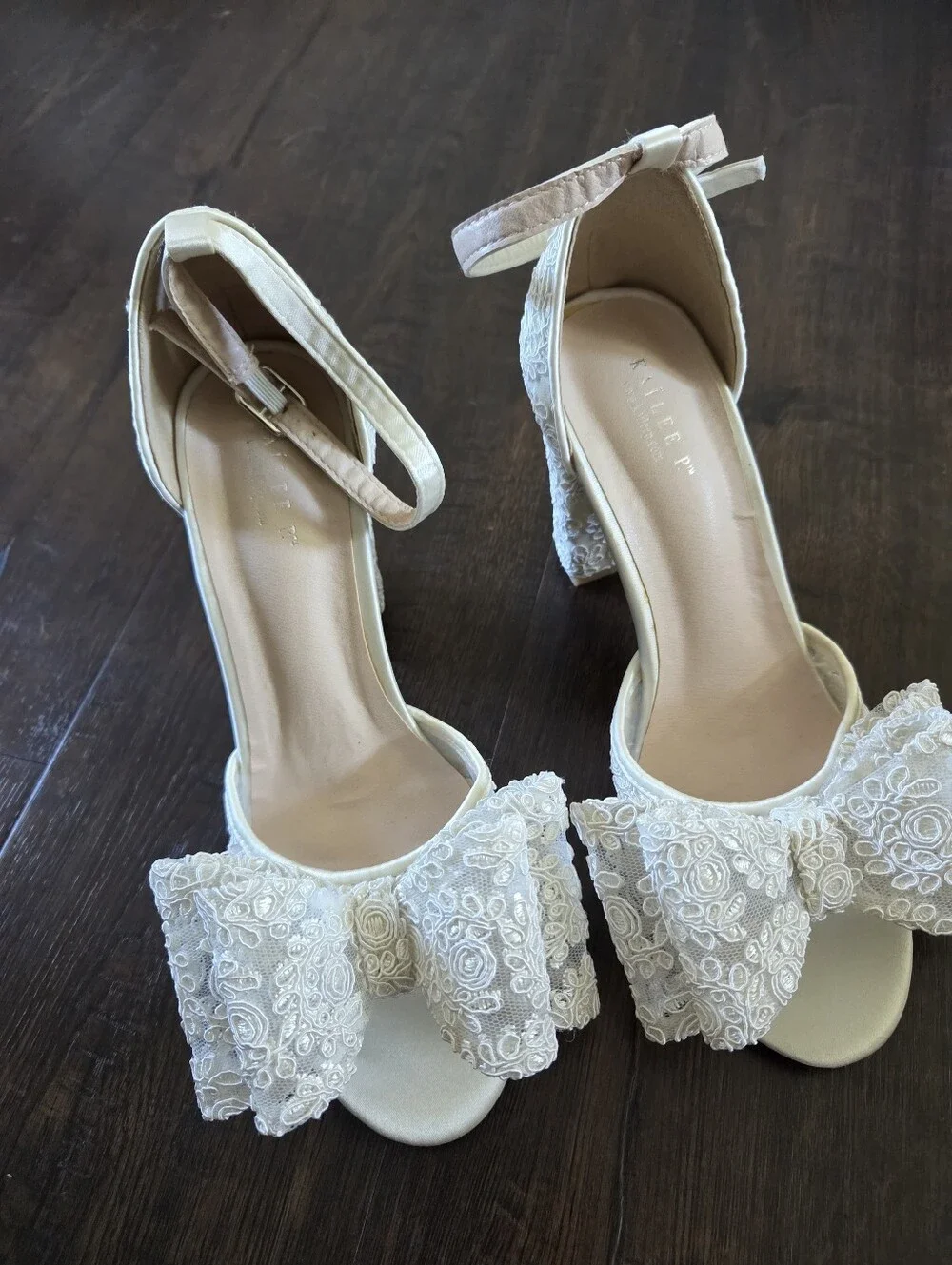 ​Kailee P Ivory Floral Lace Bow Ankle Strap Block Heels Bridal Shoes Size 8